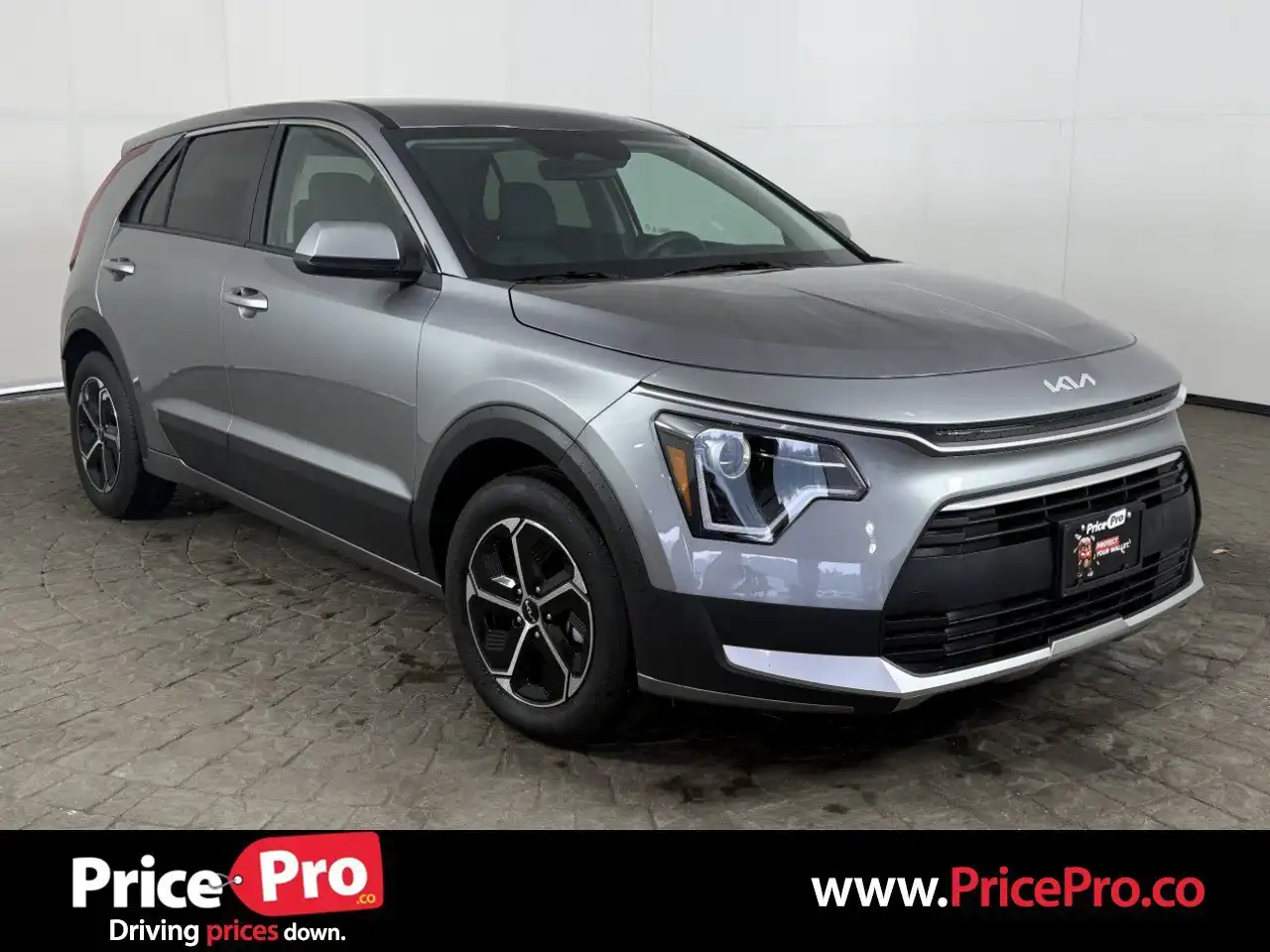 2026 Kia Niro LX HEV's photo