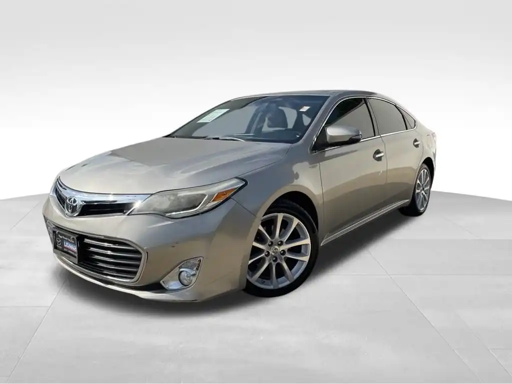 2013 Toyota Avalon Limited's photo