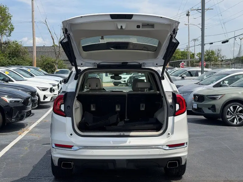 2020 GMC Terrain Denali AWD photo 5