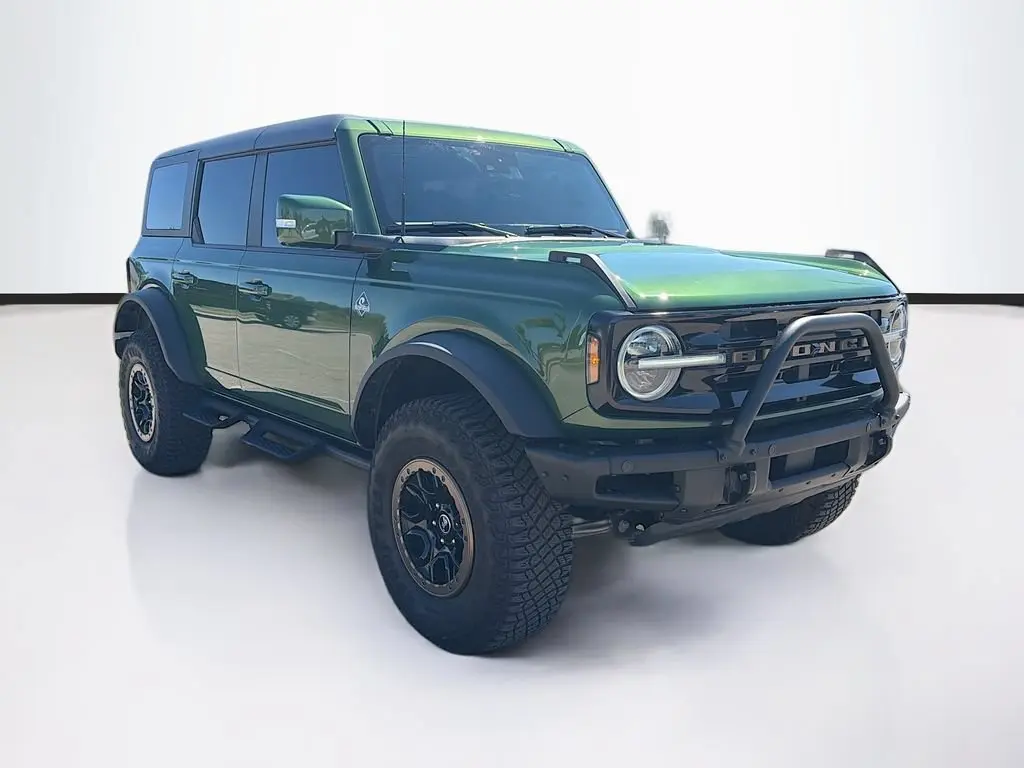 2023 Ford Bronco Outer Banks 4WD photo 3