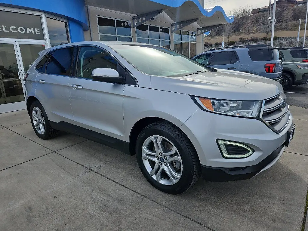 2018 Ford Edge Titanium AWD photo 3