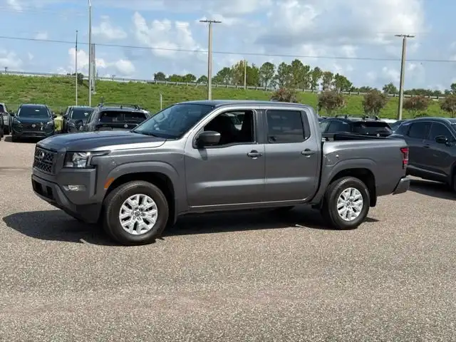 2022 Nissan Frontier SV Crew Cab 4X2 SWB's photo