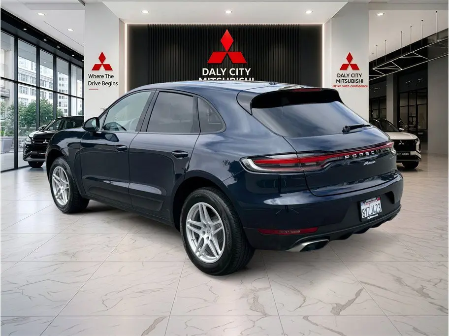 2021 Porsche Macan Base photo 3