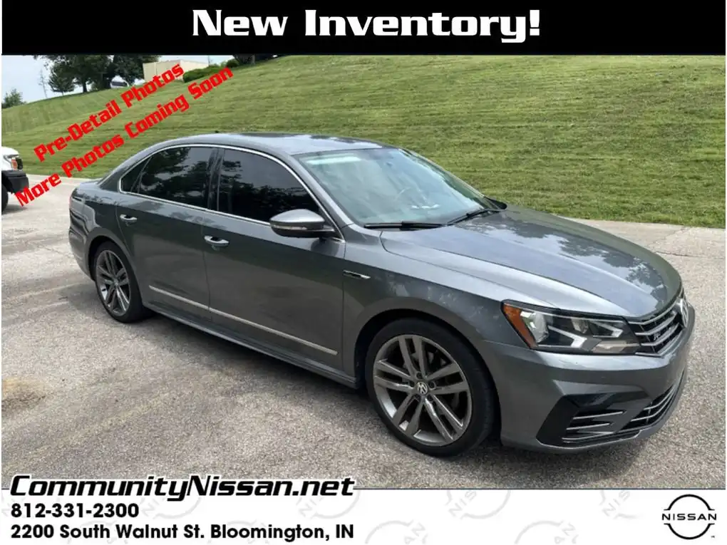 2017 Volkswagen Passat 1.8T R-Line w/ Comfort Pkg. Auto's photo
