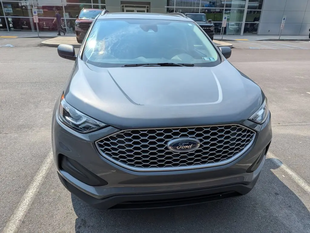 2024 Ford Edge SE AWD photo 4