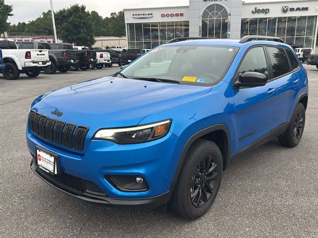 2023 Jeep Cherokee Altitude Lux 4X4's photo