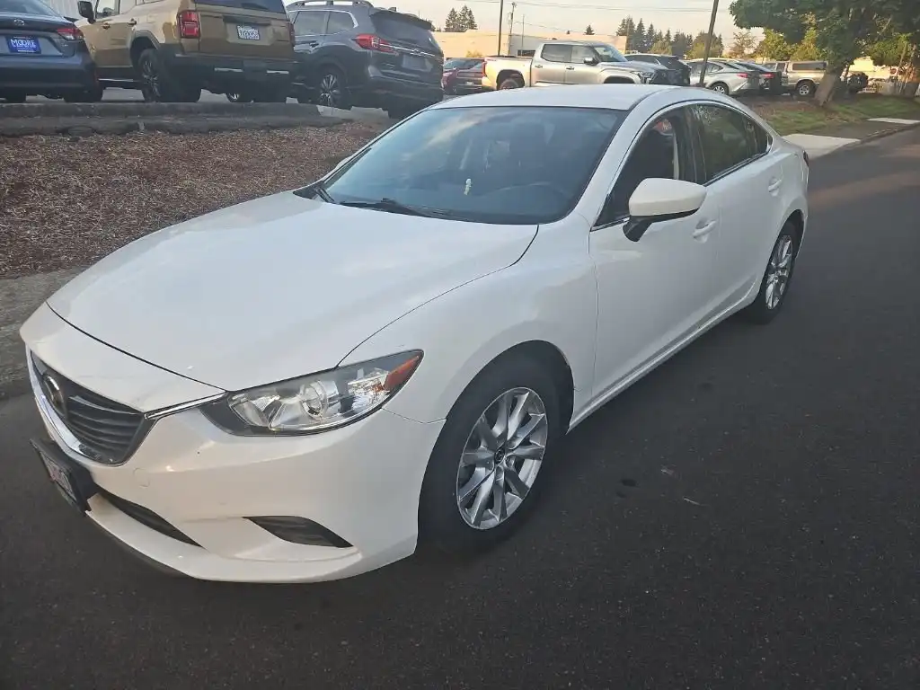2016 Mazda EZ-6 i Sport Auto's photo