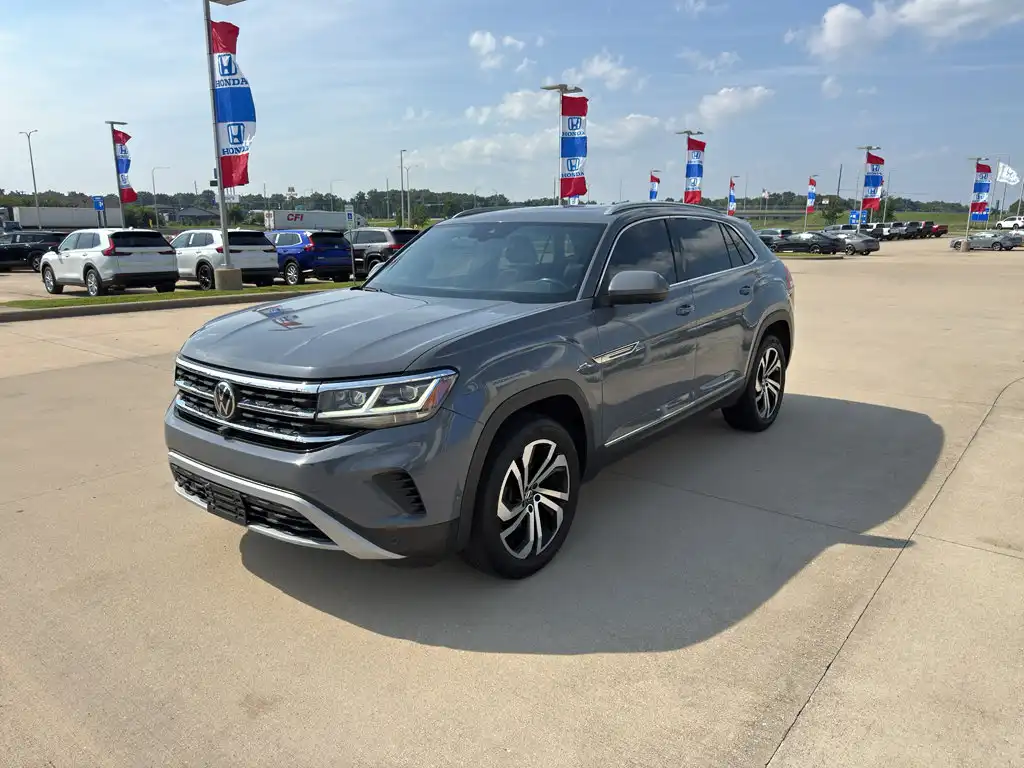 2020 Volkswagen Atlas Cross Sport 3.6L V6 SEL Premium 4MOTION's photo