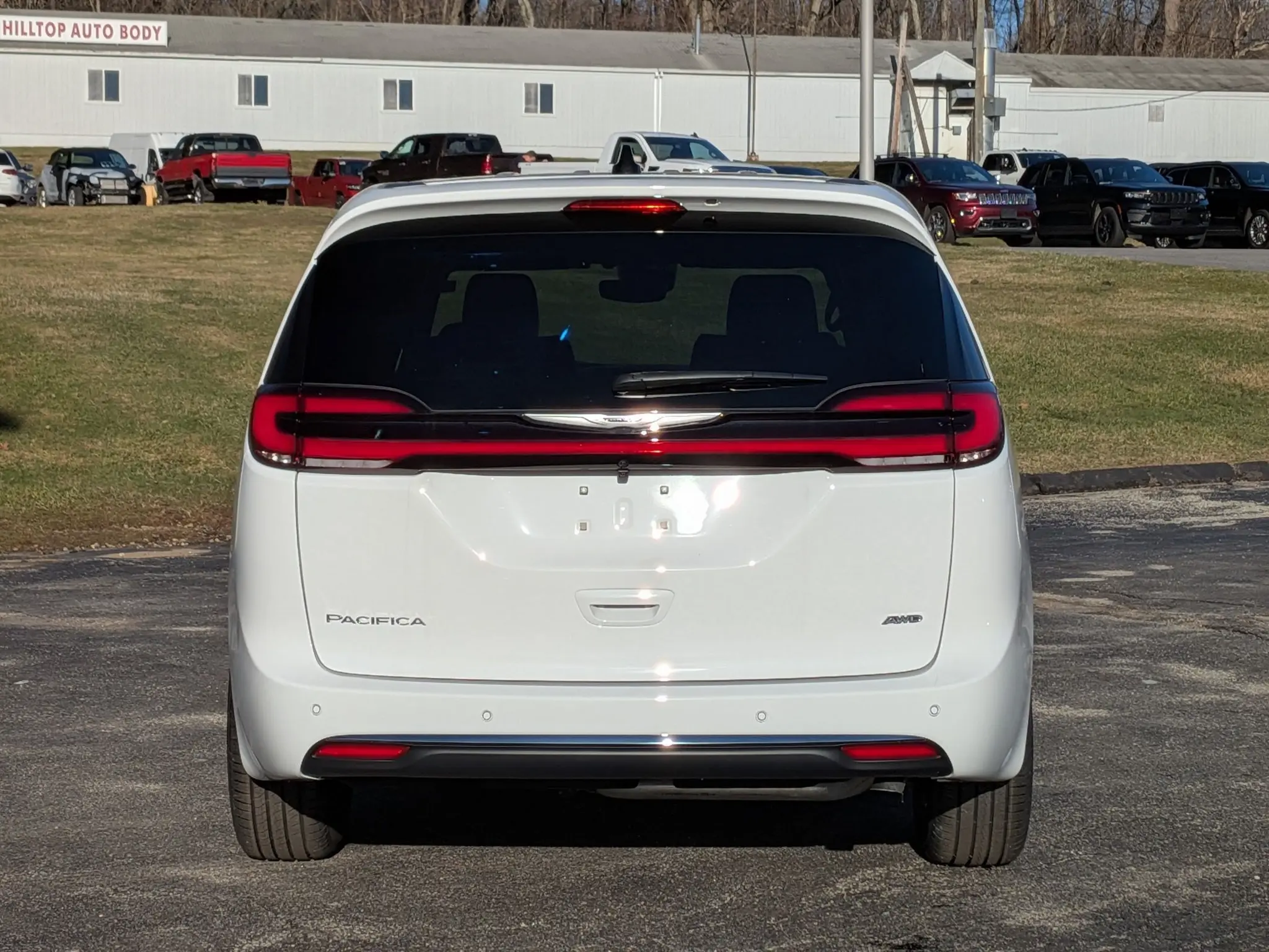 2026 Chrysler Pacifica Select AWD photo 5