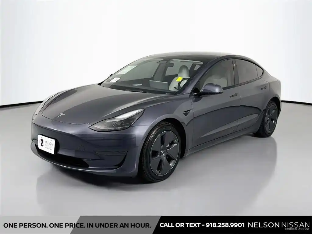 2023 Tesla Model 3 Base's photo