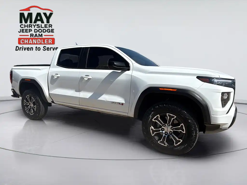2025 GMC Canyon 4WD AT4 Crew Cab Short Box's photo