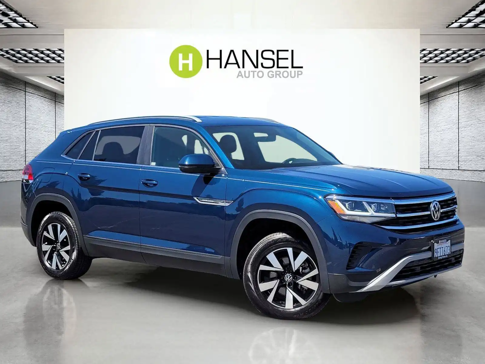 2022 Volkswagen Atlas Cross Sport 2.0T SE's photo