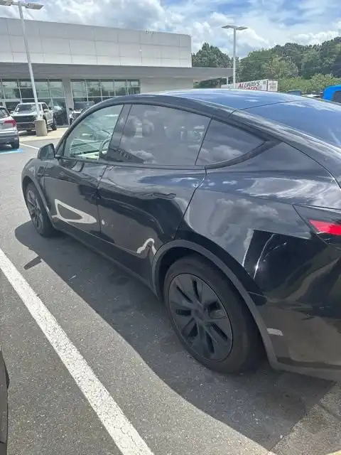 2025 Tesla Model Y Long Range Rear Wheel Drive's photo
