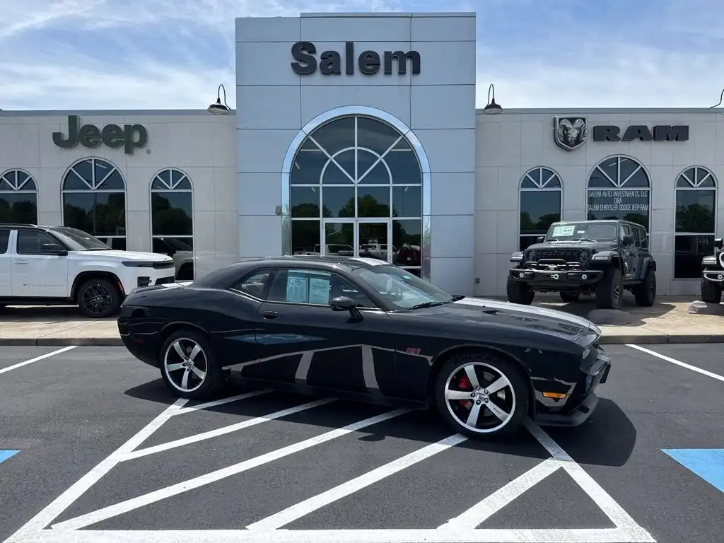 2014 Dodge Challenger SRT8 392's photo