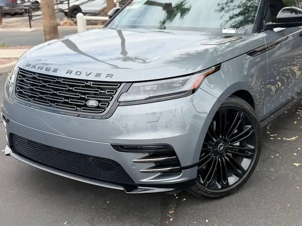 2024 Land Rover Range Rover Velar P400 Dynamic HSE's photo