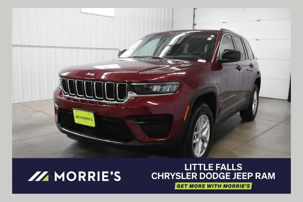 2023 Jeep Grand Cherokee Laredo 4WD's photo