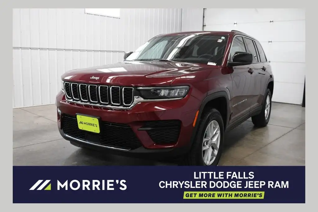 2023 Jeep Grand Cherokee Laredo 4WD's photo