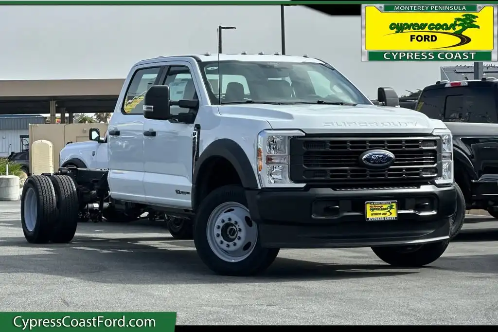 2025 Ford F-450 XL 4WD Crew Cab DRW 203 in's photo