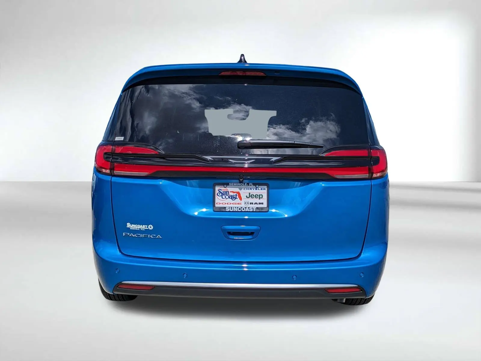 2027 Chrysler Pacifica Select photo 5