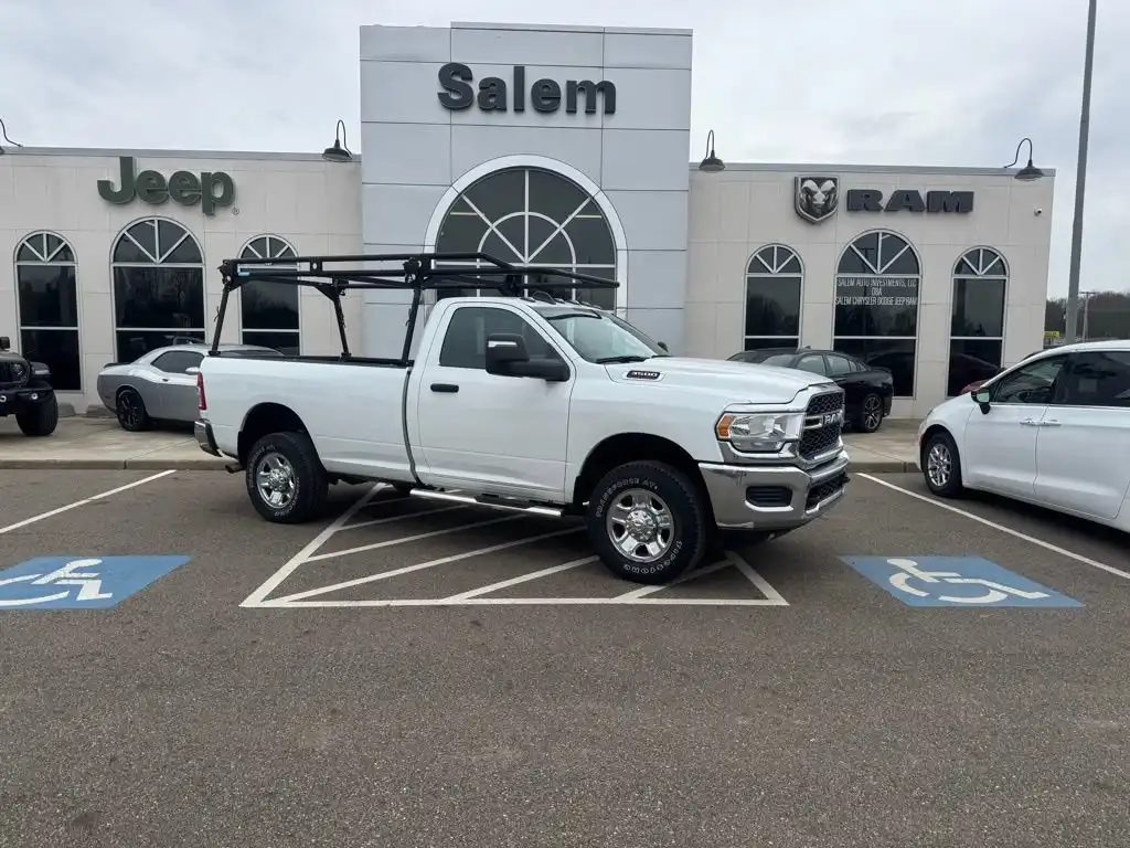 2024 RAM 3500 Tradesman 4X4 Regular cab's photo