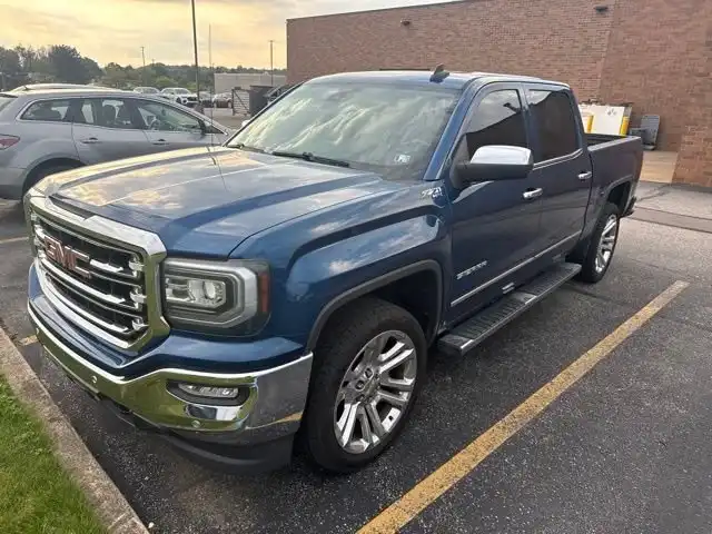 2017 GMC Sierra SLT 4WD Crew Cab Short Box's photo