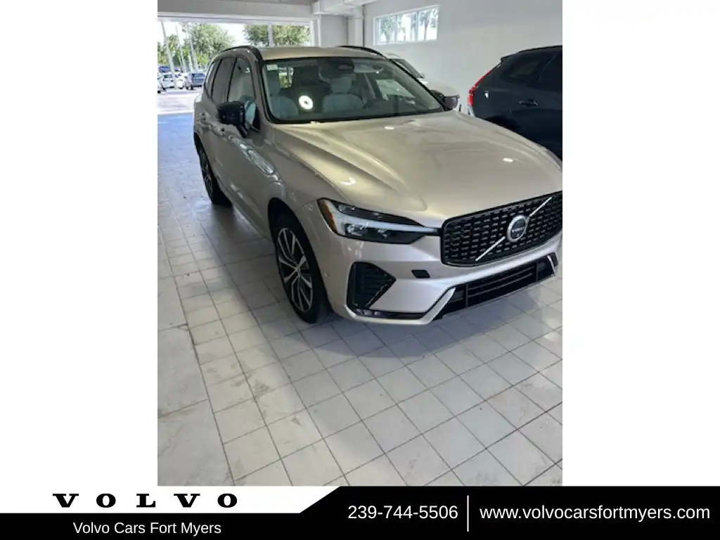 2024 Volvo XC60 B5 Plus Dark Theme AWD's photo
