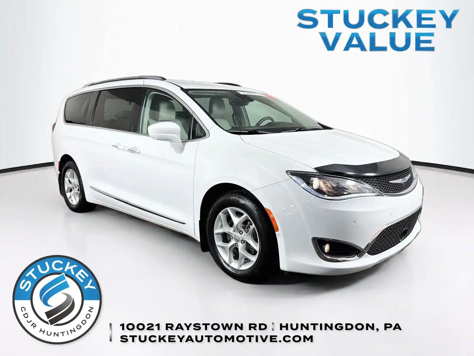 2017 Chrysler Pacifica Touring L Plus's photo