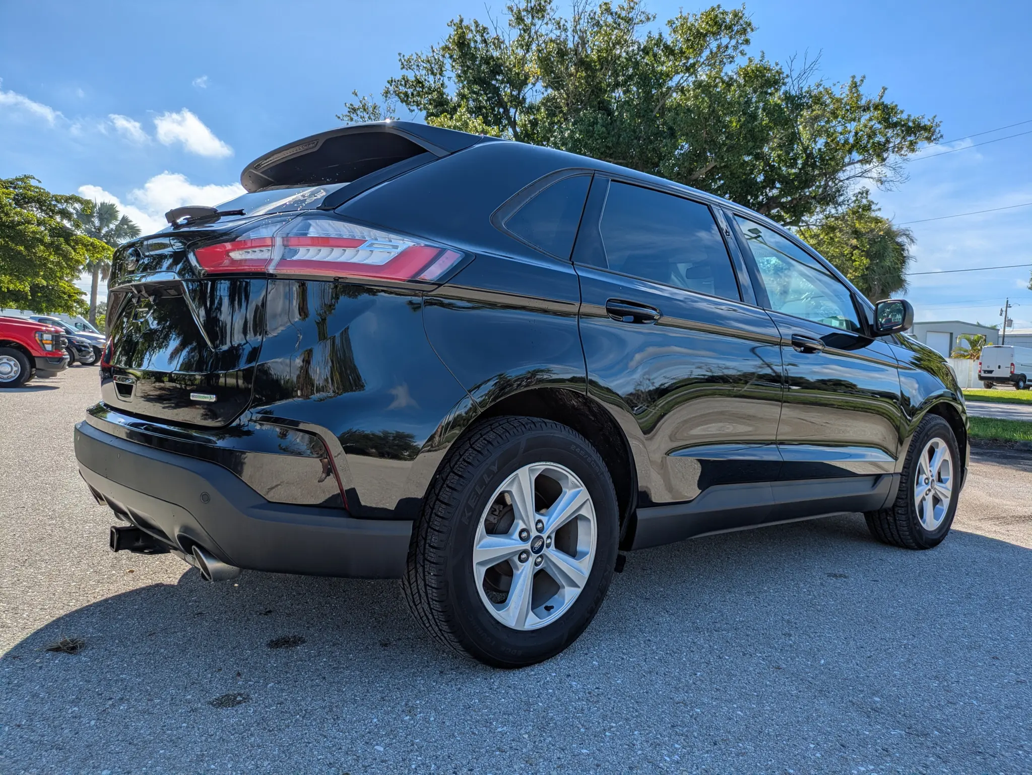 2020 Ford Edge SE photo 4