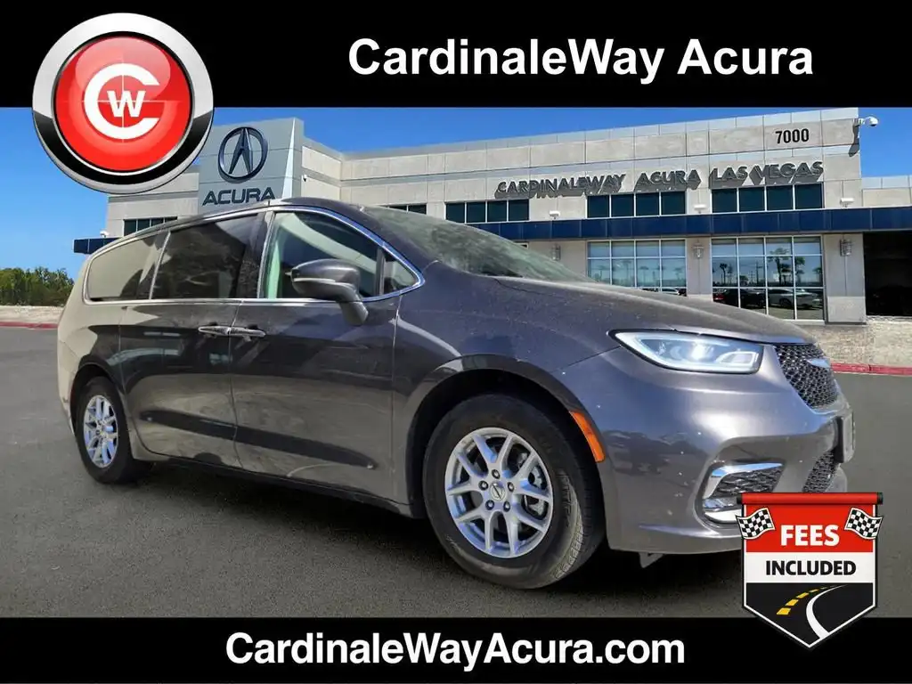 2023 Chrysler Pacifica Touring L's photo