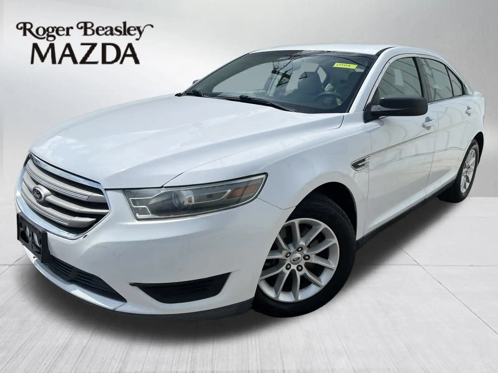 2014 Ford Taurus SE FWD's photo