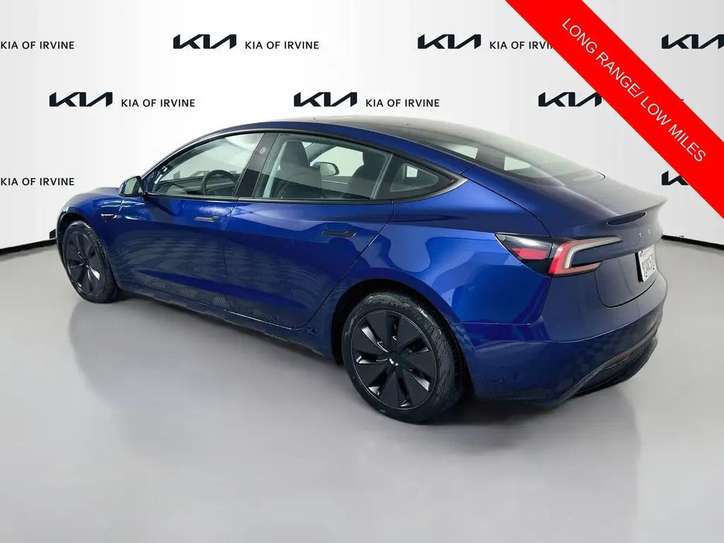 2025 Tesla Model 3 Long Range photo 5