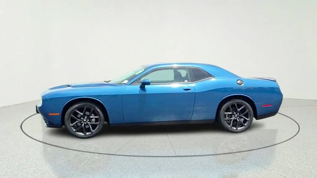 2023 Dodge Challenger SXT Auto photo 4