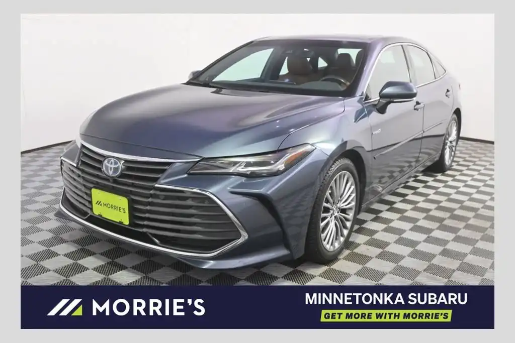 2020 Toyota Avalon Limited Hybrid's photo