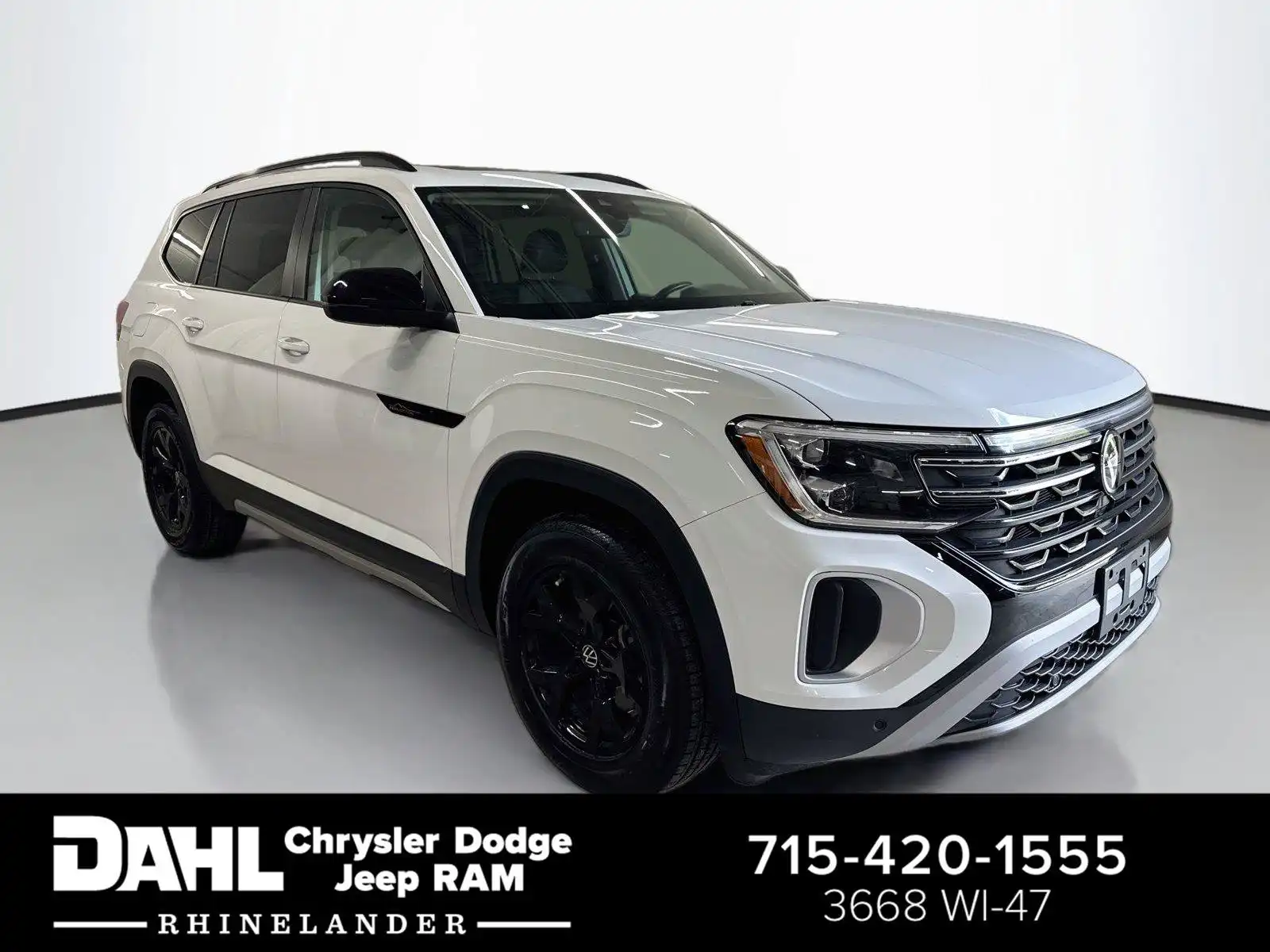 2024 Volkswagen Atlas 2.0T Atlas Peak Edition SE with Tech 4Motion's photo