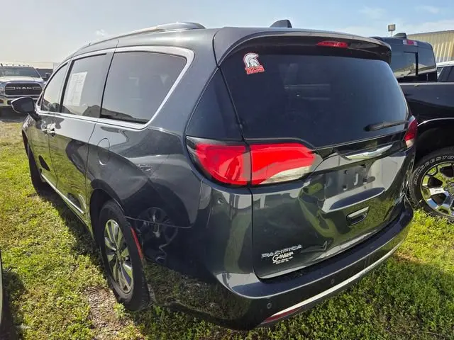 2020 Chrysler Pacifica Hybrid Limited photo 4