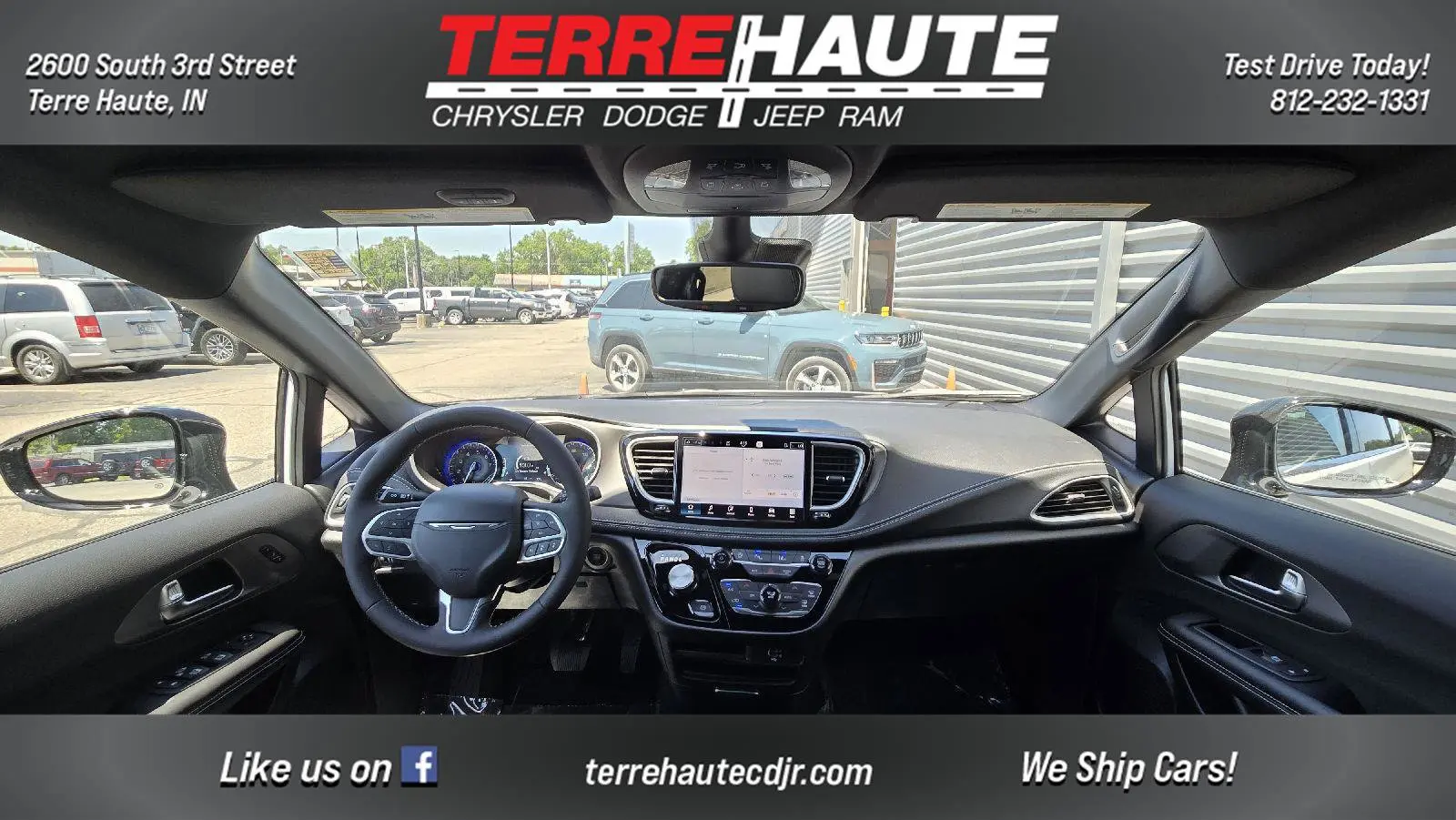 2027 Chrysler Pacifica Select photo 3