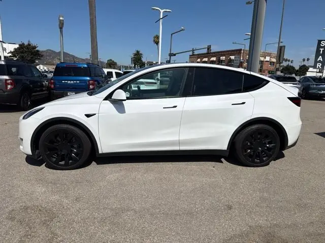 2022 Tesla Model Y Long Range photo 4