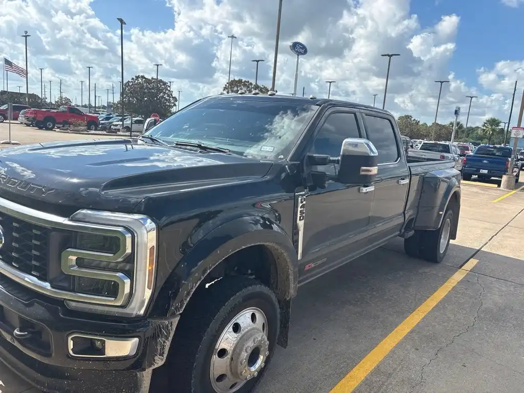 2026 Ford F-450 Platinum 4x4 Crew Cab 8' Box DRW's photo