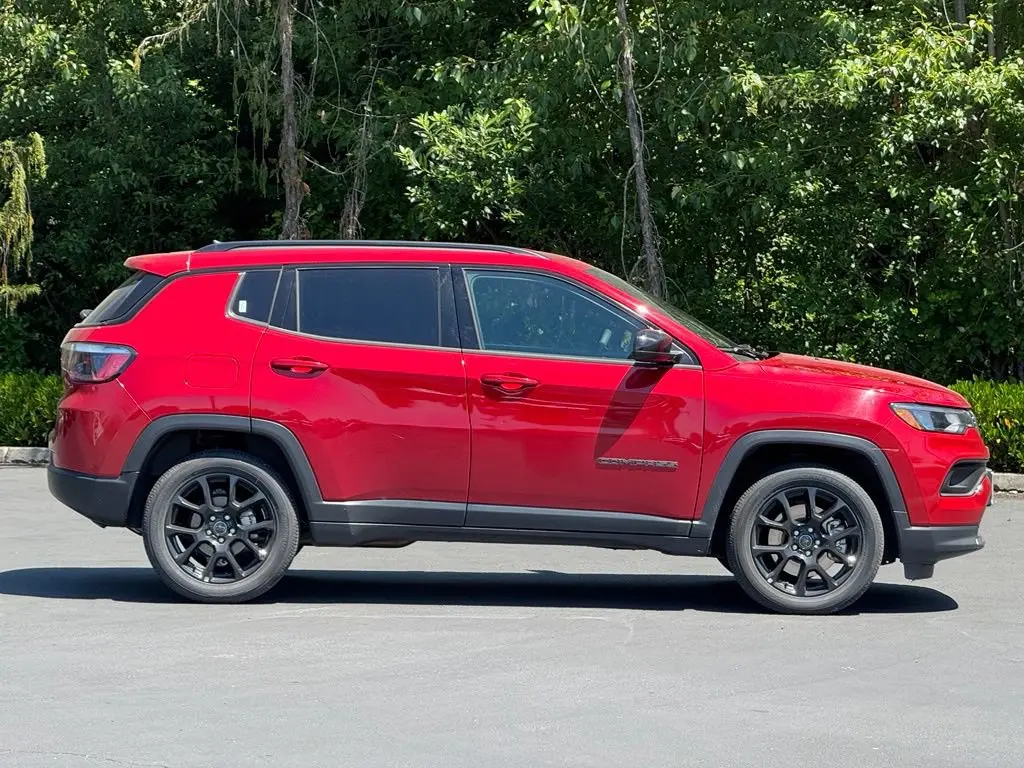 2025 Jeep Compass Latitude 4X4 photo 4
