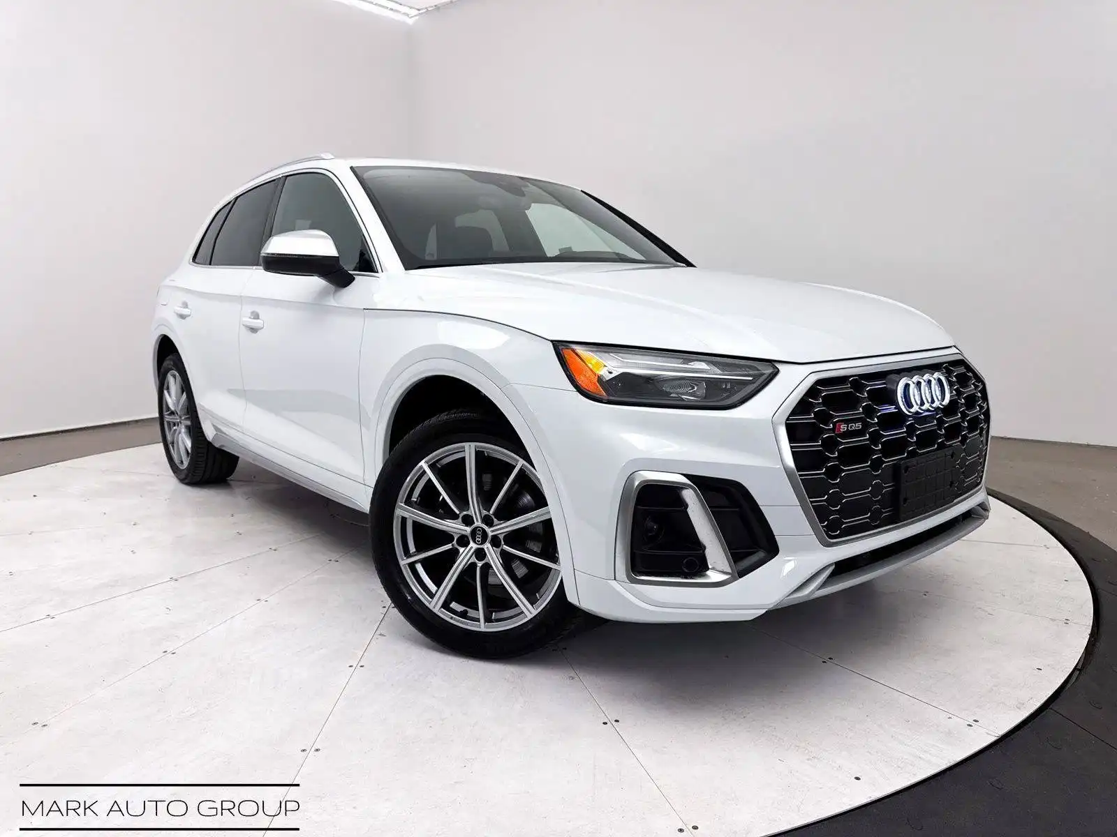 2023 Audi SQ5 Premium Plus's photo