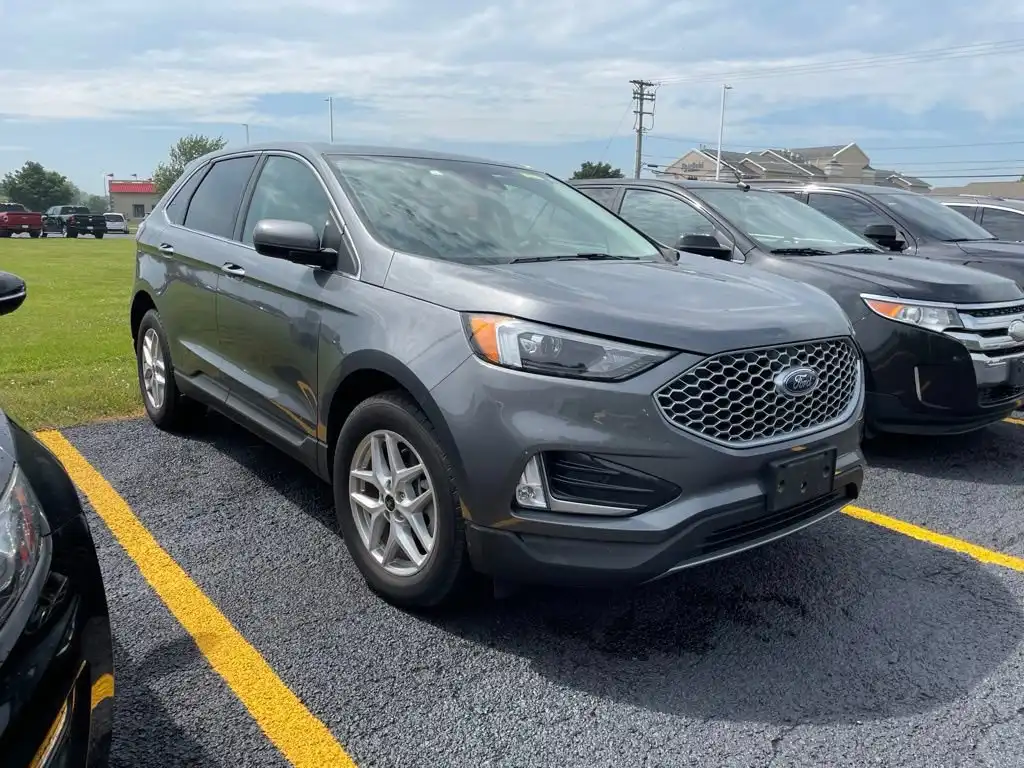 2024 Ford Edge SEL AWD's photo