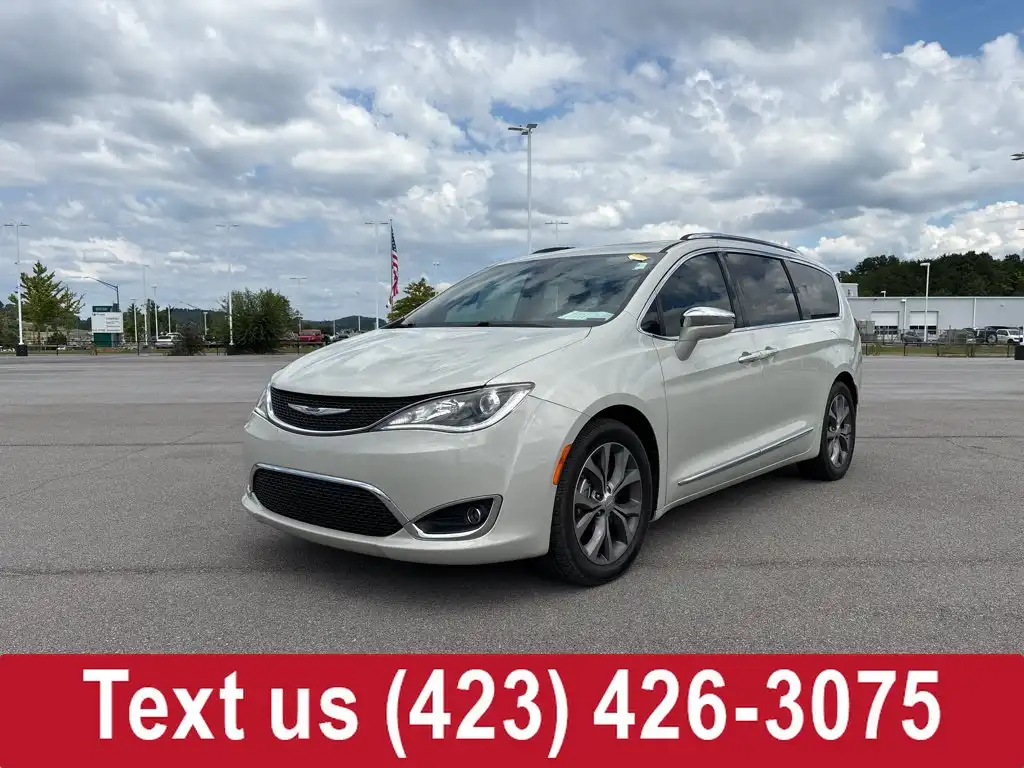 2020 Chrysler Pacifica Limited 35th Anniversary's photo