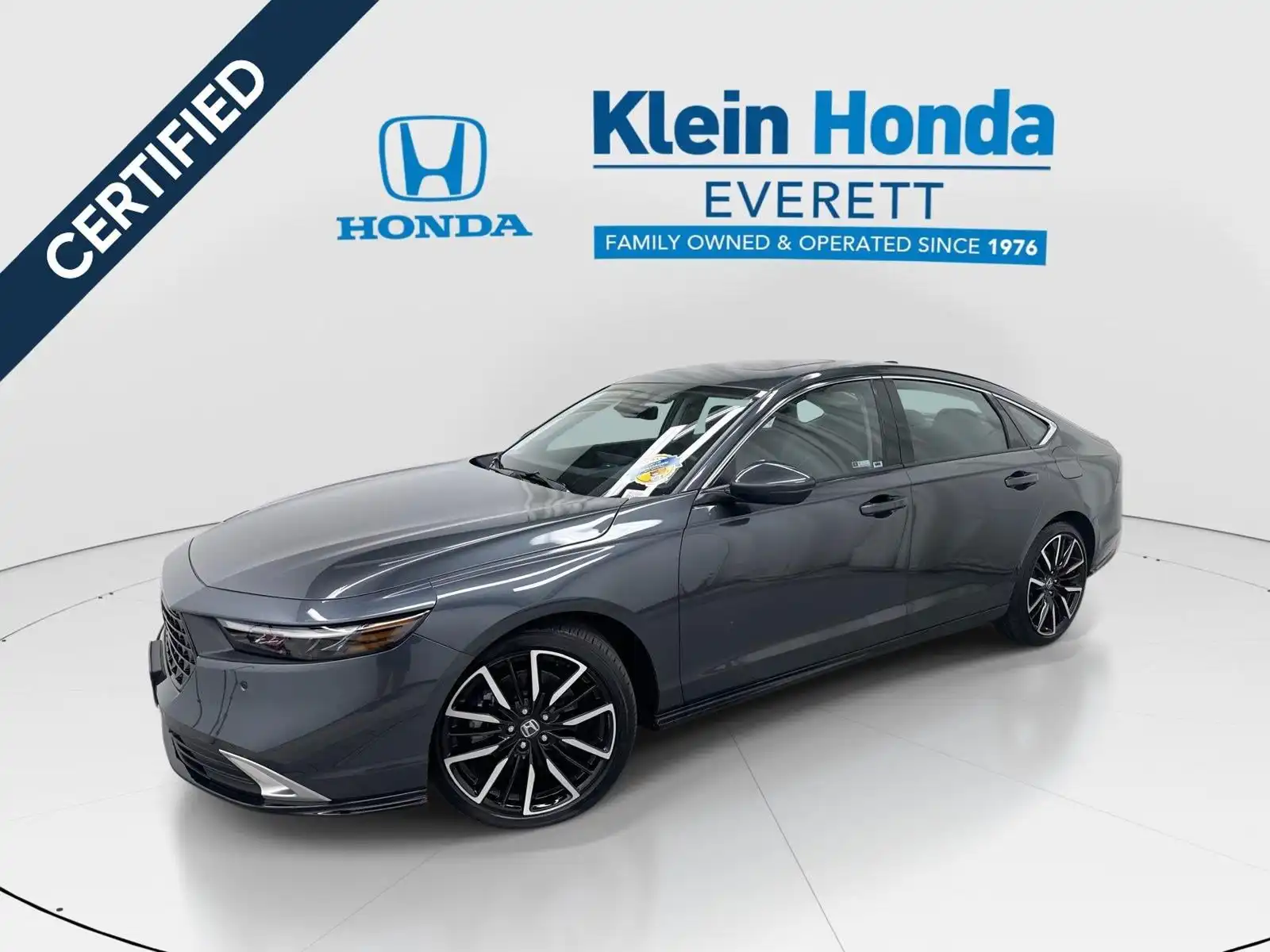 2025 Honda Accord Hybrid Touring's photo