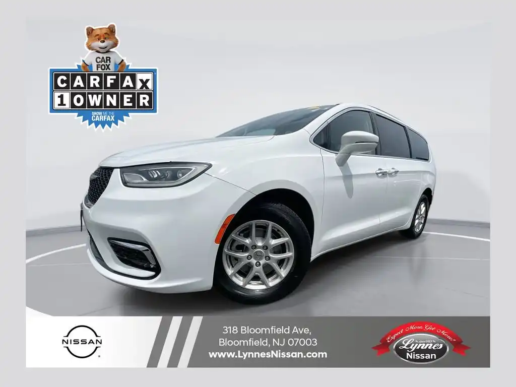 2021 Chrysler Pacifica Touring L's photo