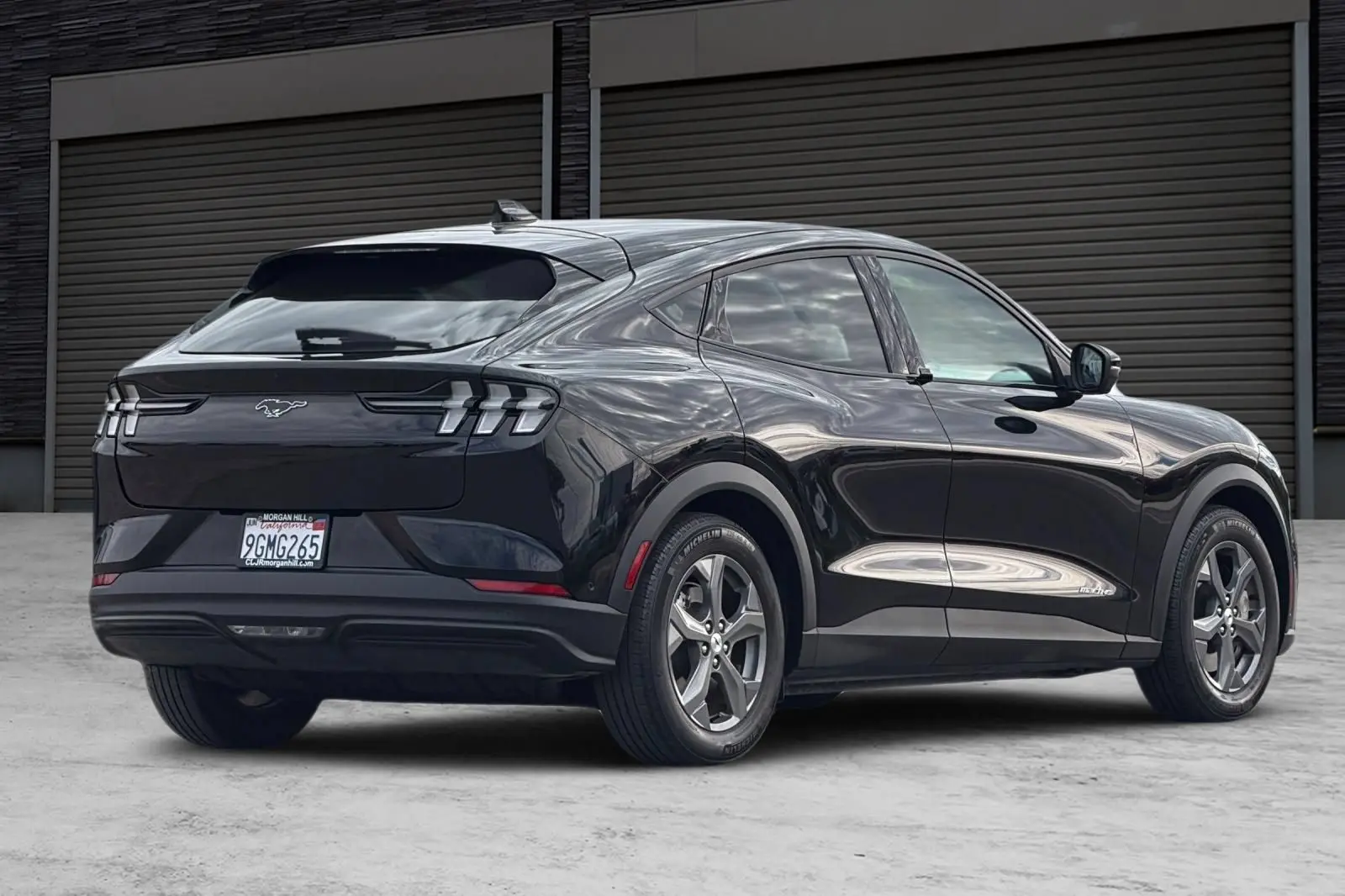 2023 Ford Mustang-Mach-e Select photo 4
