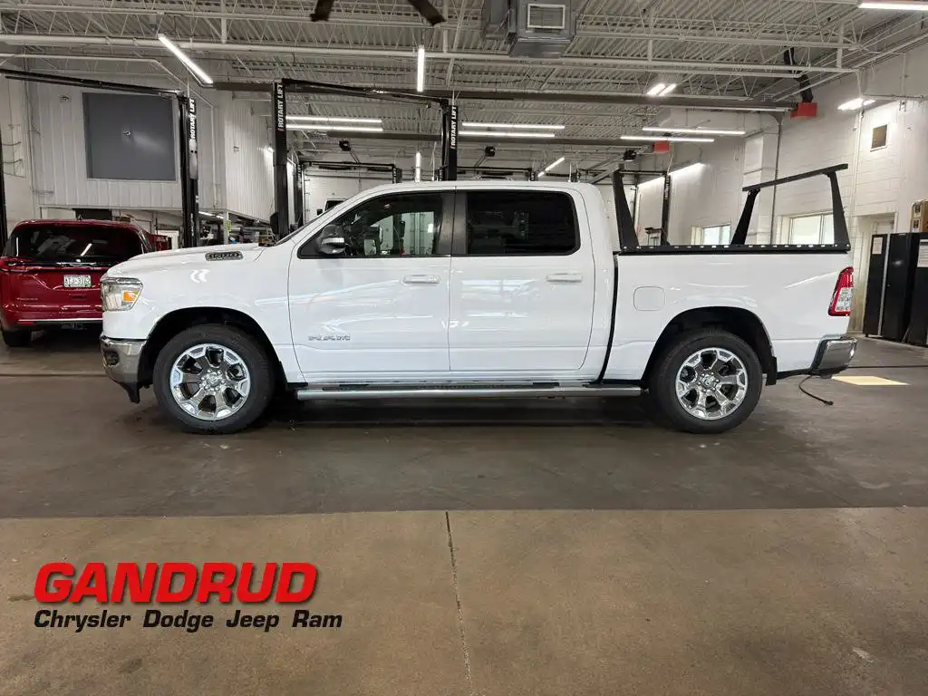 2021 RAM 1500 Big Horn/Lone Star 4x4 Crew Cab 5'7's photo