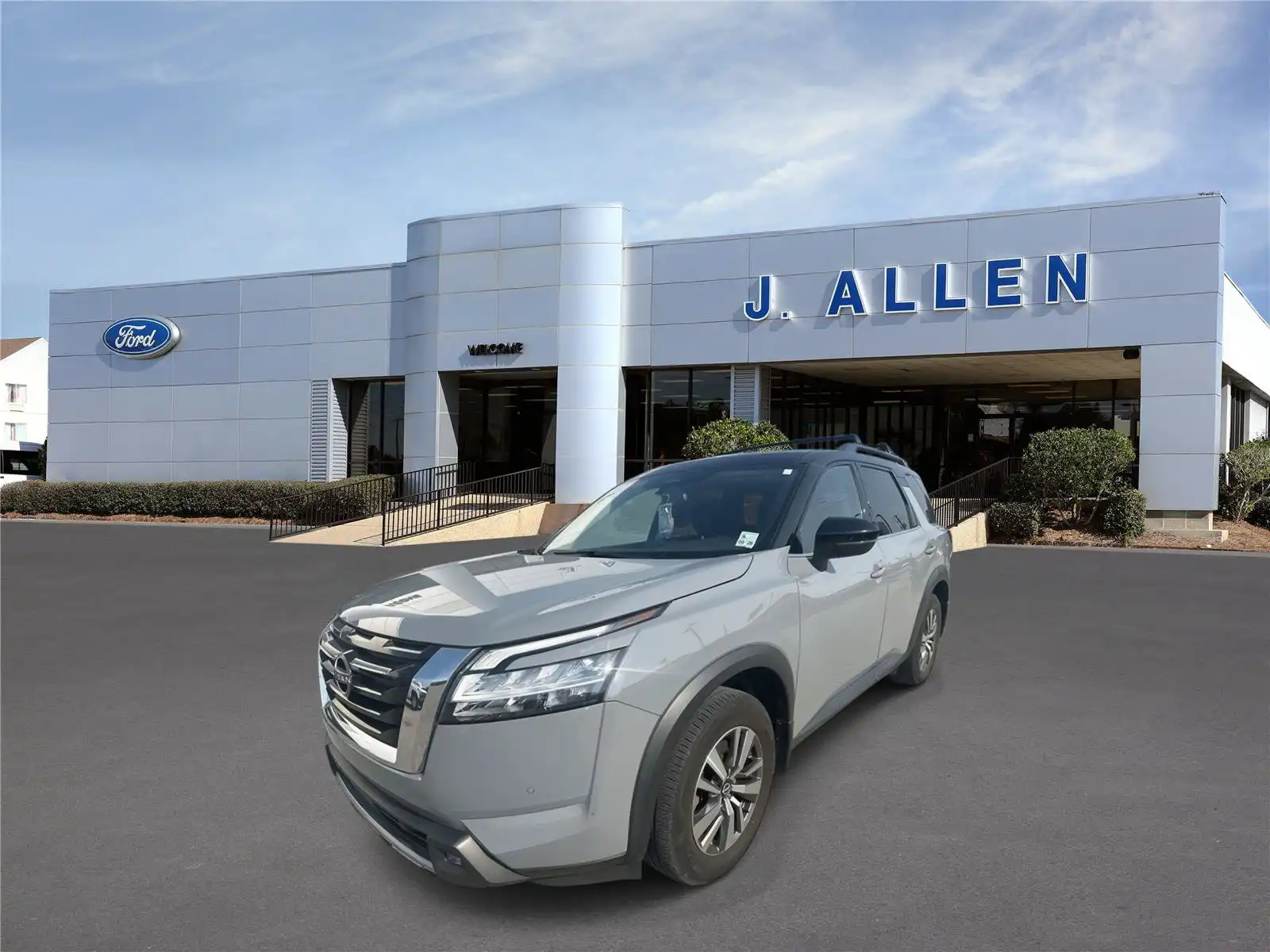 2022 Nissan Pathfinder SL 2WD's photo