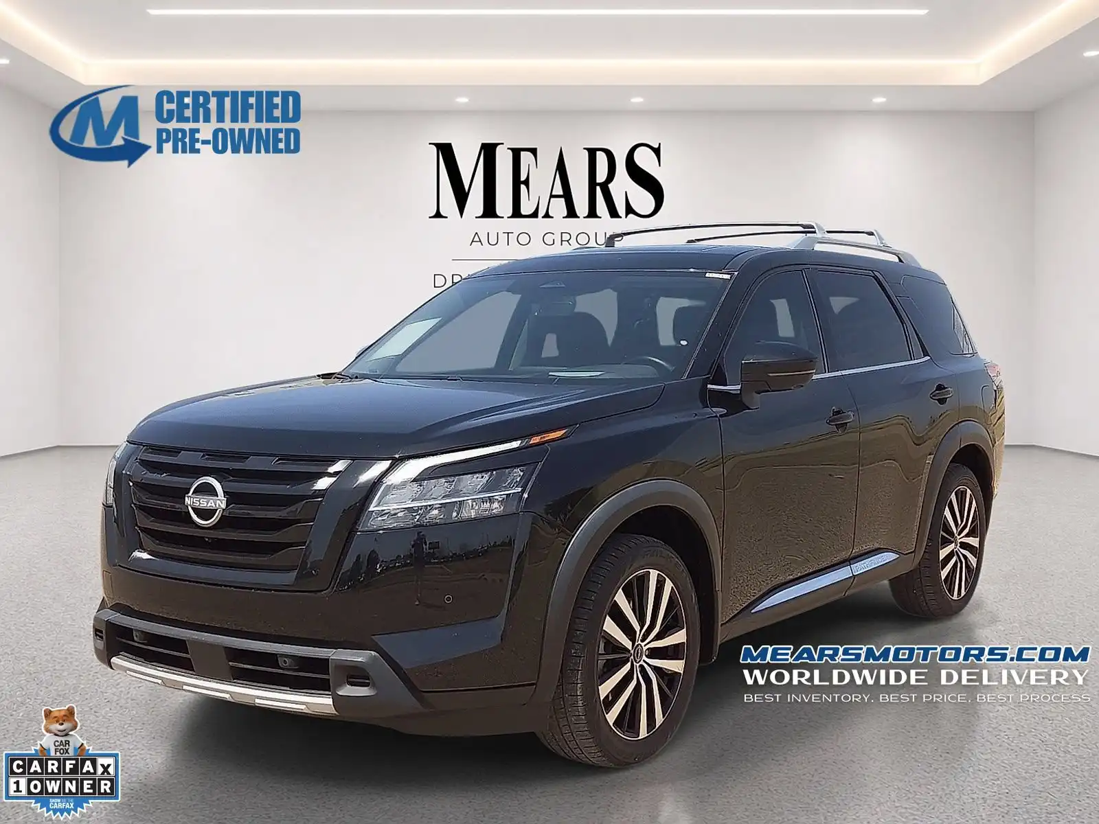 2023 Nissan Pathfinder Platinum 2WD's photo