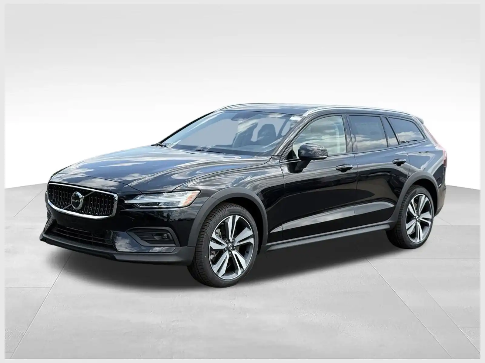2026 Volvo V60 Cross Country B5 Plus AWD's photo