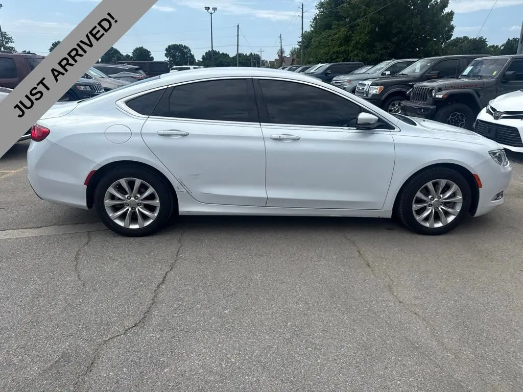 2015 Chrysler 200 C photo 4